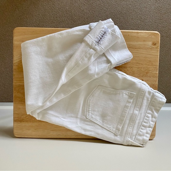 Banana Republic- White capri pants (Size 6) - Picture 1 of 2